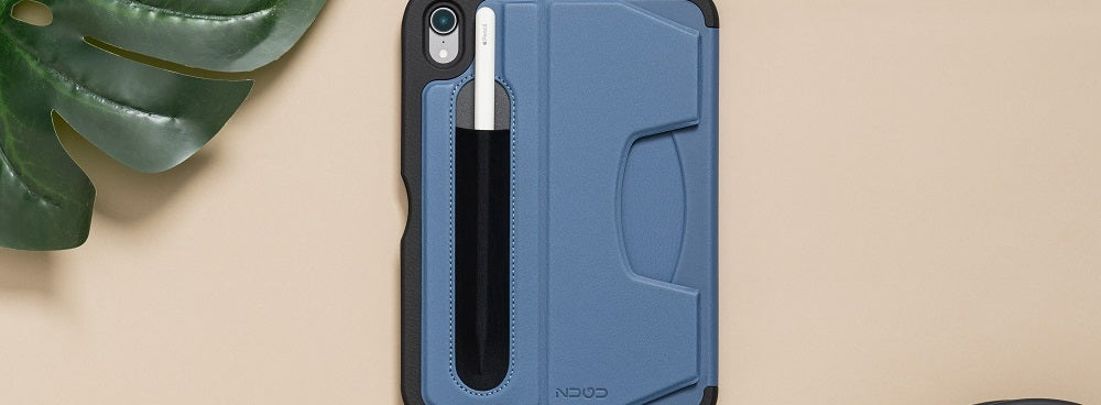 iPad Mini blue with accessories